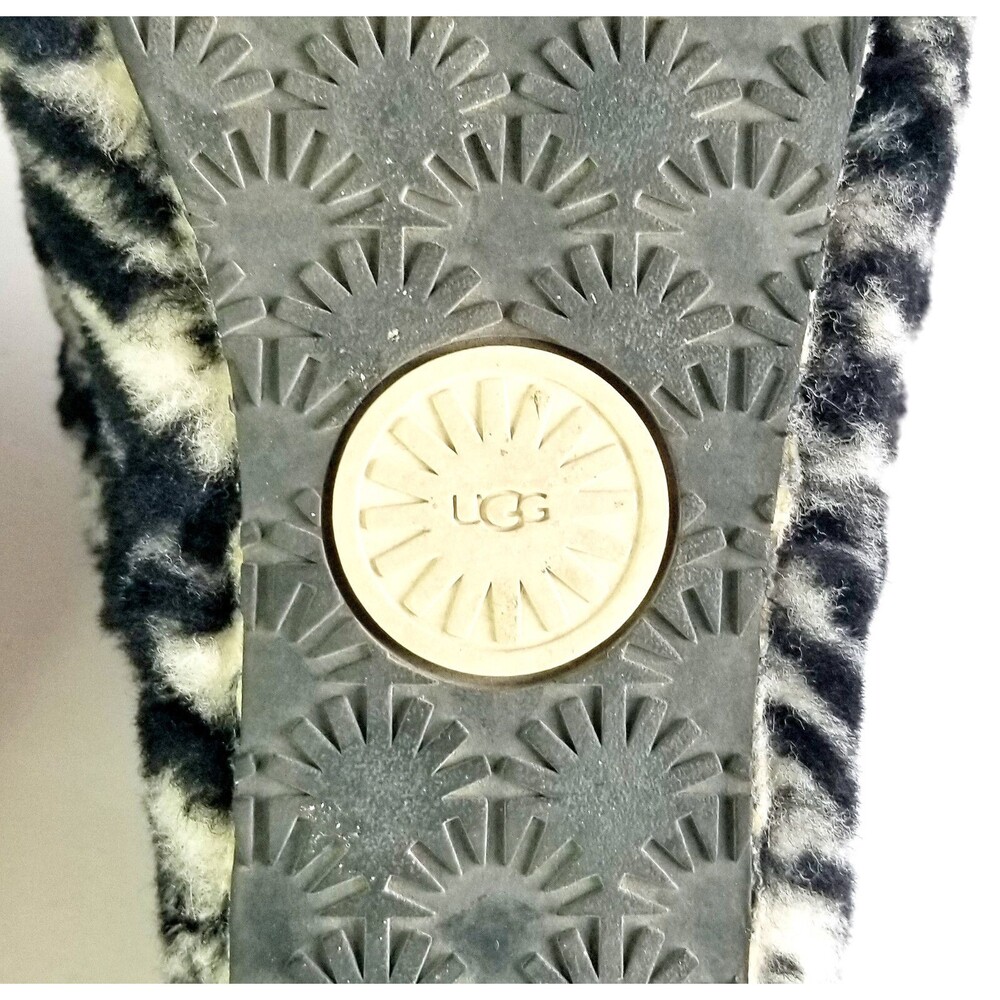UGG Fluff Yeah Slide Black White Zebra Slipper Sandal Sz 5 36 Sheepskin Fur - Picture 13 of 14